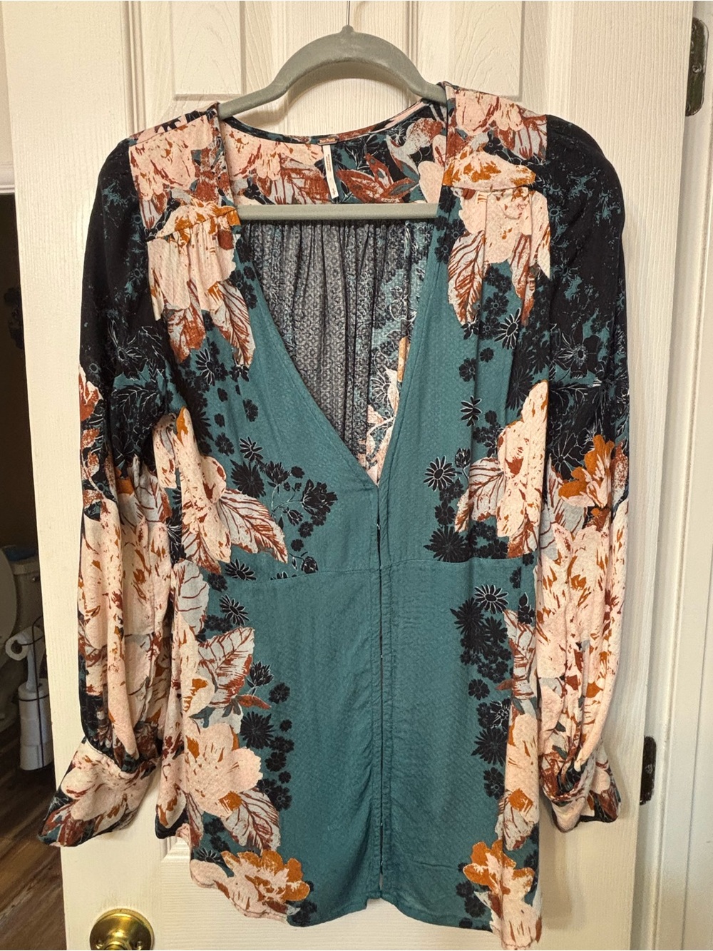 Free People Teal Floral Plunge Button-Down Top - Picture 6 of 7